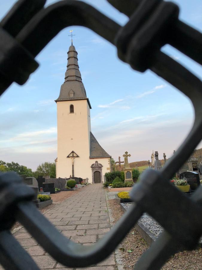 Haus Zissi Vila Burg Reuland Exterior foto